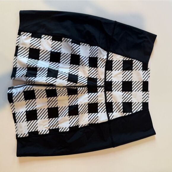 Chic Black and White Checkered Bike Shorts - Picture 1 of 3